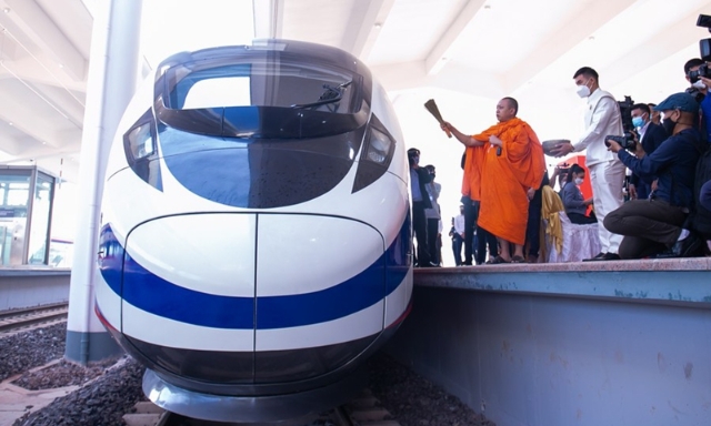 A traditional ceremony is held for the smooth operation of the China-Laos Railway at the Vientiane railway station in Vientiane, capital of Laos, Dec. 2, 2021. (Photo by Kaikeo Saiyasane/Xinhua)